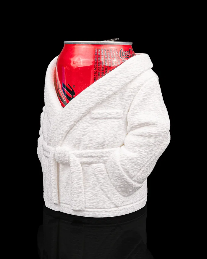 Porta Lata Criativo Formato Roupão Branco Suporte Cerveja (Não Texturizado)